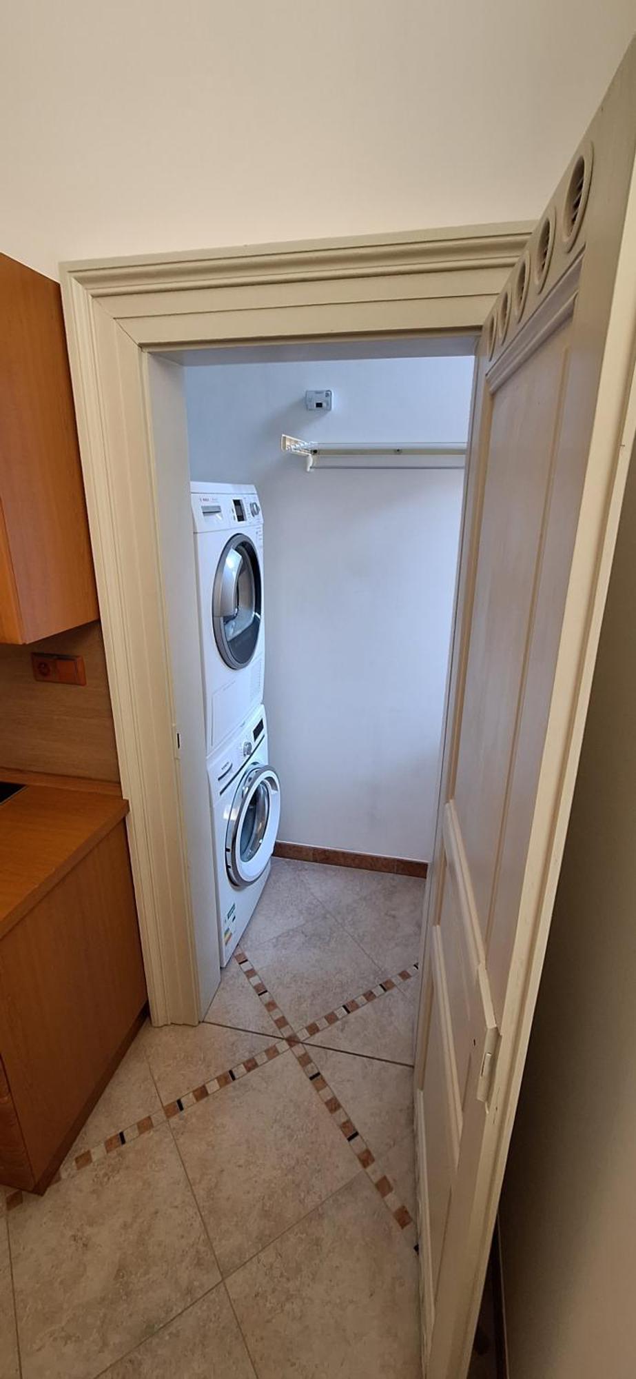 Apartament Center Thomas No1 *